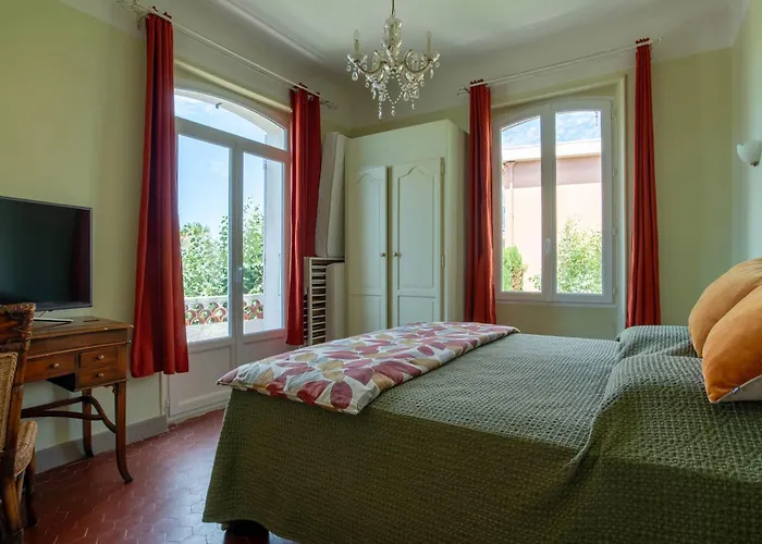 Large House With Garden Near The Sea Сasa de vacaciones *