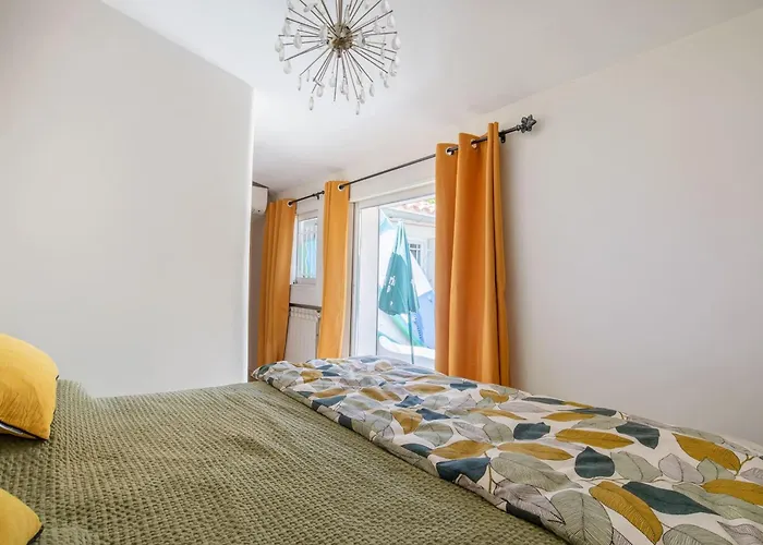 Large House With Garden Near The Sea Saint-Raphaël