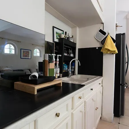 Large House With Garden Near The Sea