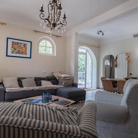 Large House With Garden Near The Sea * Saint-Raphaël
