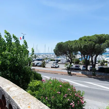 Nyaraló Large House With Garden Near The Sea